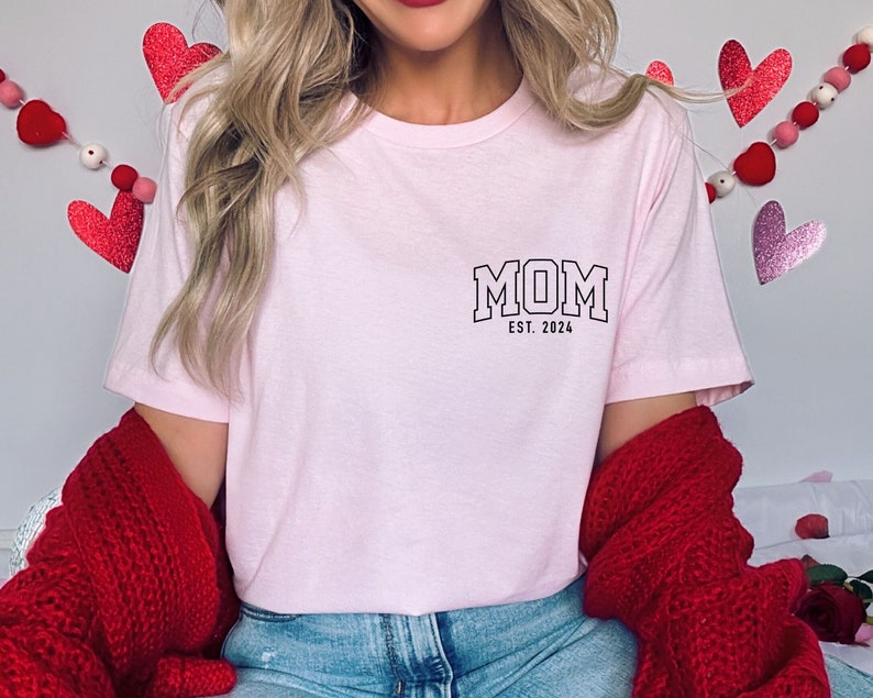 Custom Mom and Dad Shirts, New Dad Shirt, Gift for New Mom, Pregnancy Announcement Shirts, Mom and Dad Matching T-Shirt