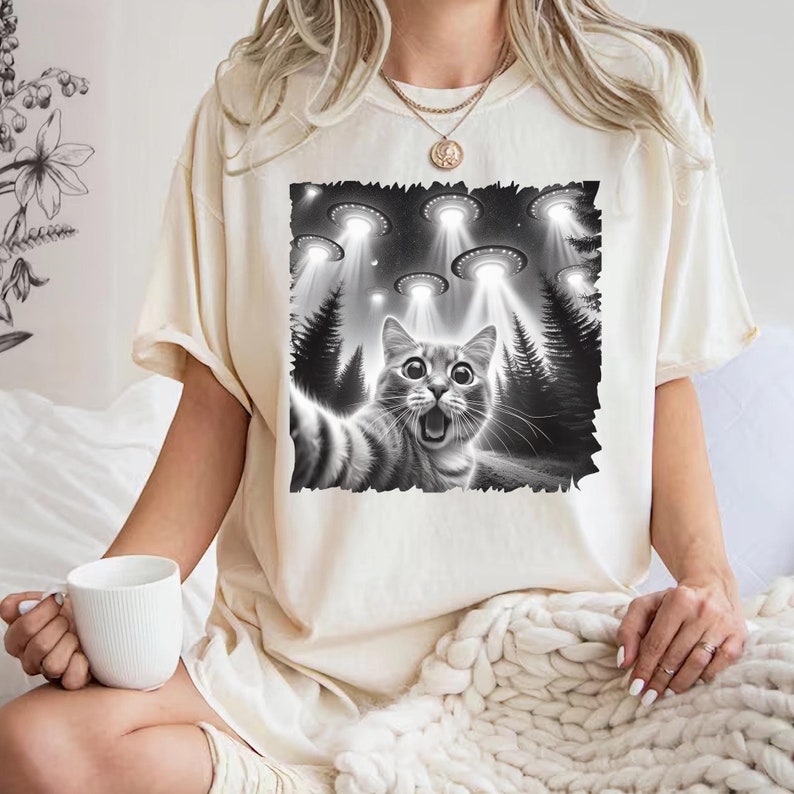 Cat Taking a Selfie UFOs Funny Classic T-Shirt,Funny Cat T-Shirt,UFO Cat Shirt,Cat Selfie Shirt,Aliens With Cat Selfie Shirt,Pet Lover Gift