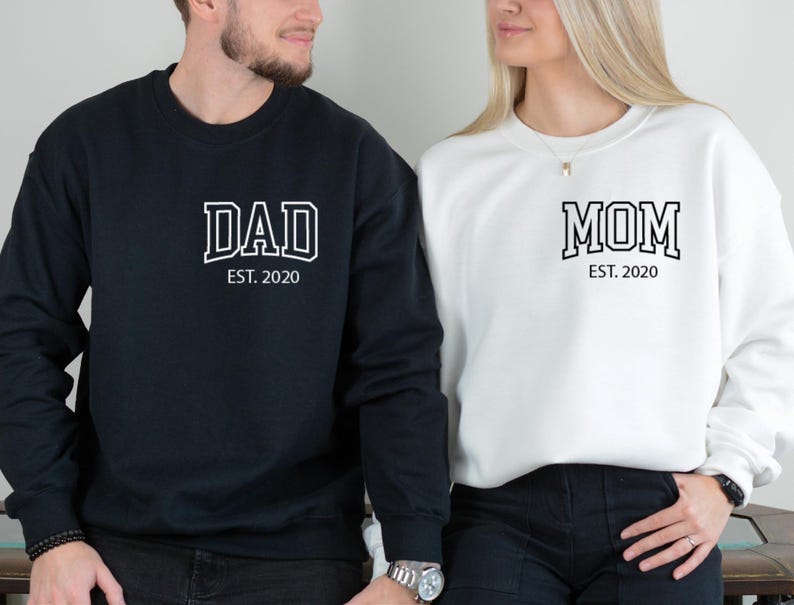 Custom Mom Dad T-shirt, Personalized Mama & Dad Pocket Shirt, Pregnancy Announcement Tee, Matching Parents Outfit Gifts