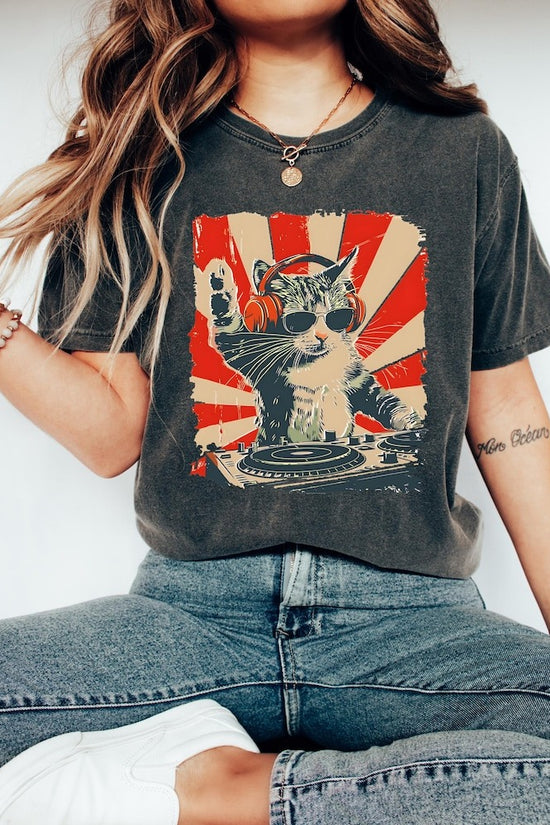 Cool DJ Cat T-shirt, Funny Cat With Headphones Shirt, Stylish Cat Lovers Gift, DJ Cat Kitty Sweatshirt, Trendy Cat Graphic Shirt