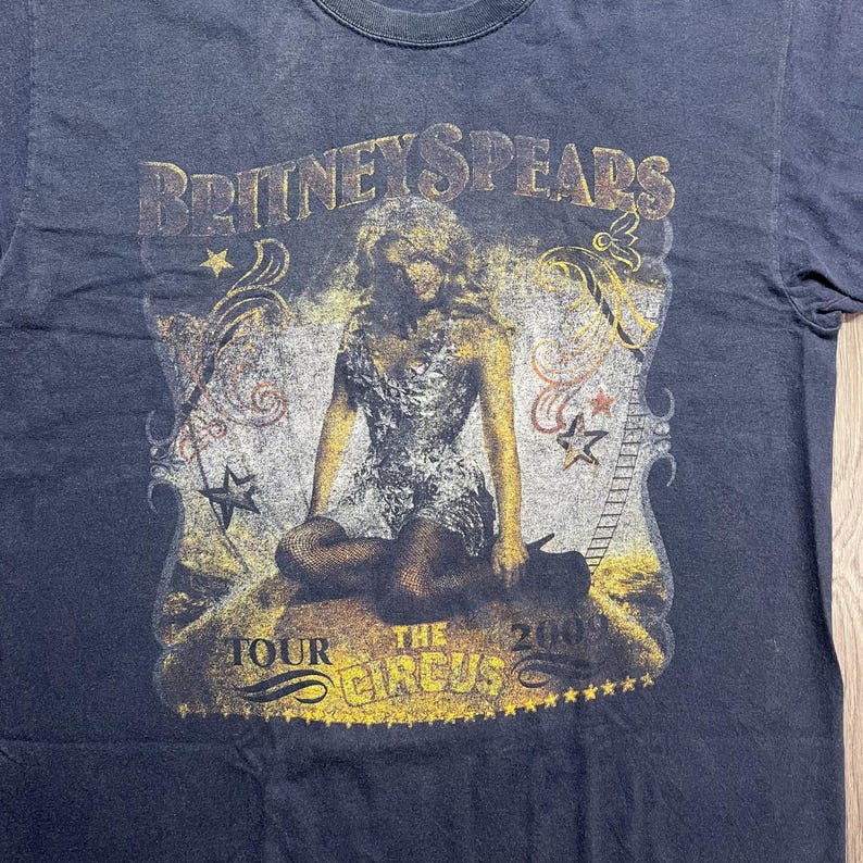 Vintage Britney Spheres The Circus Tour T shirt Medium M Band Rare Music Blue Faded