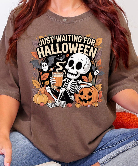 Funny Skeleton Pumpkin Shirt, Spooky Fall Graphic Shirt, Retro Halloween T-Shirt for Her.
