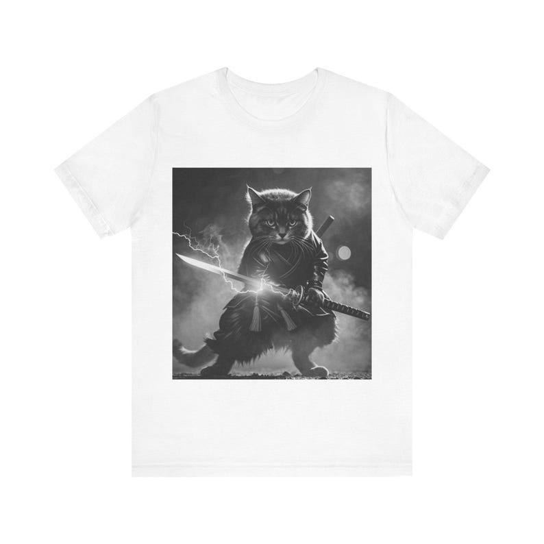 Samurai Cat Tee - Unisex Short Sleeve Shirt for Pet Lovers, Anime Fans, Gift for Birthdays, Relaxed Style